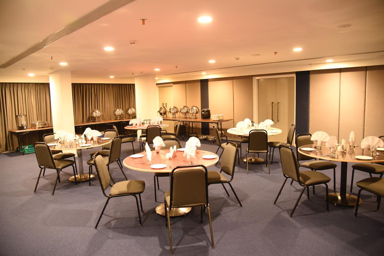 The Port Hotel Visakhapatnam Ngoại thất bức ảnh