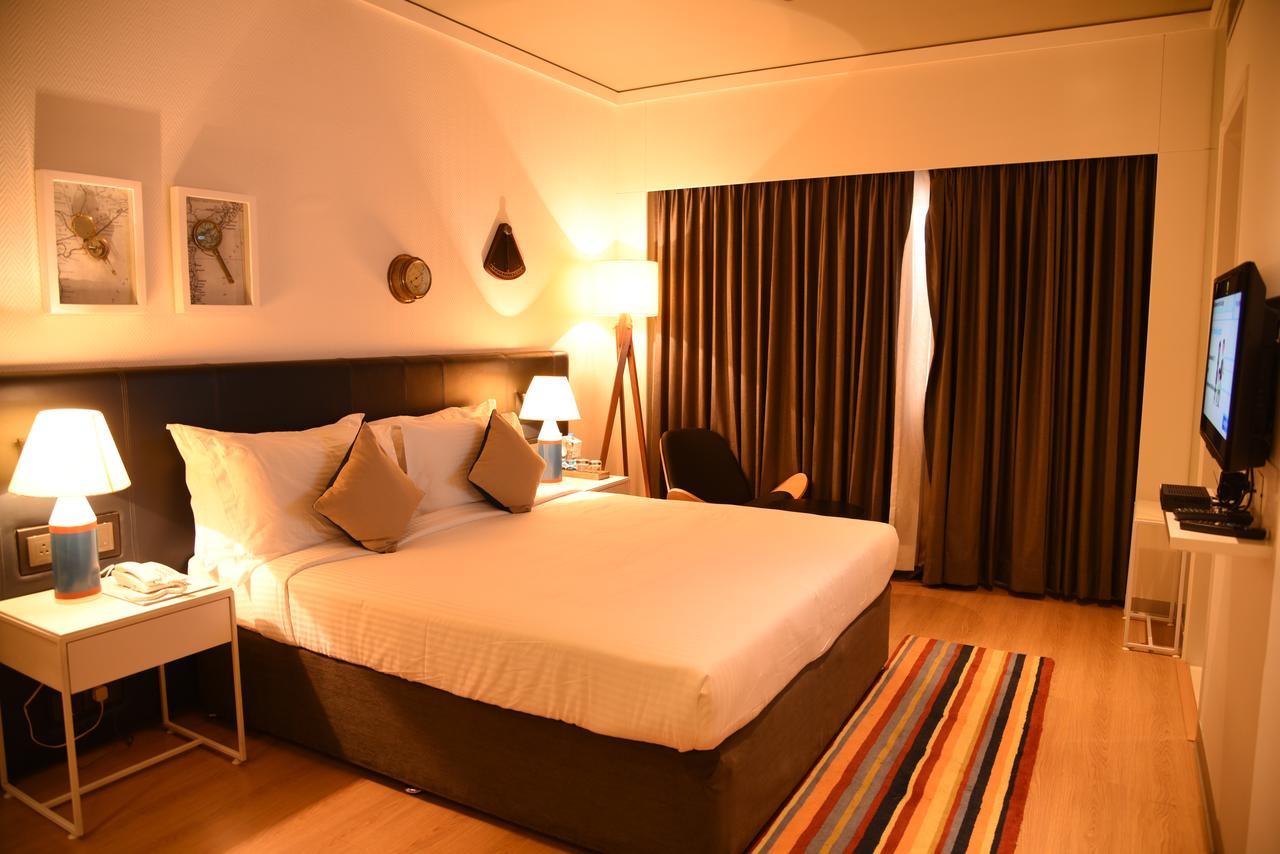 The Port Hotel Visakhapatnam Ngoại thất bức ảnh